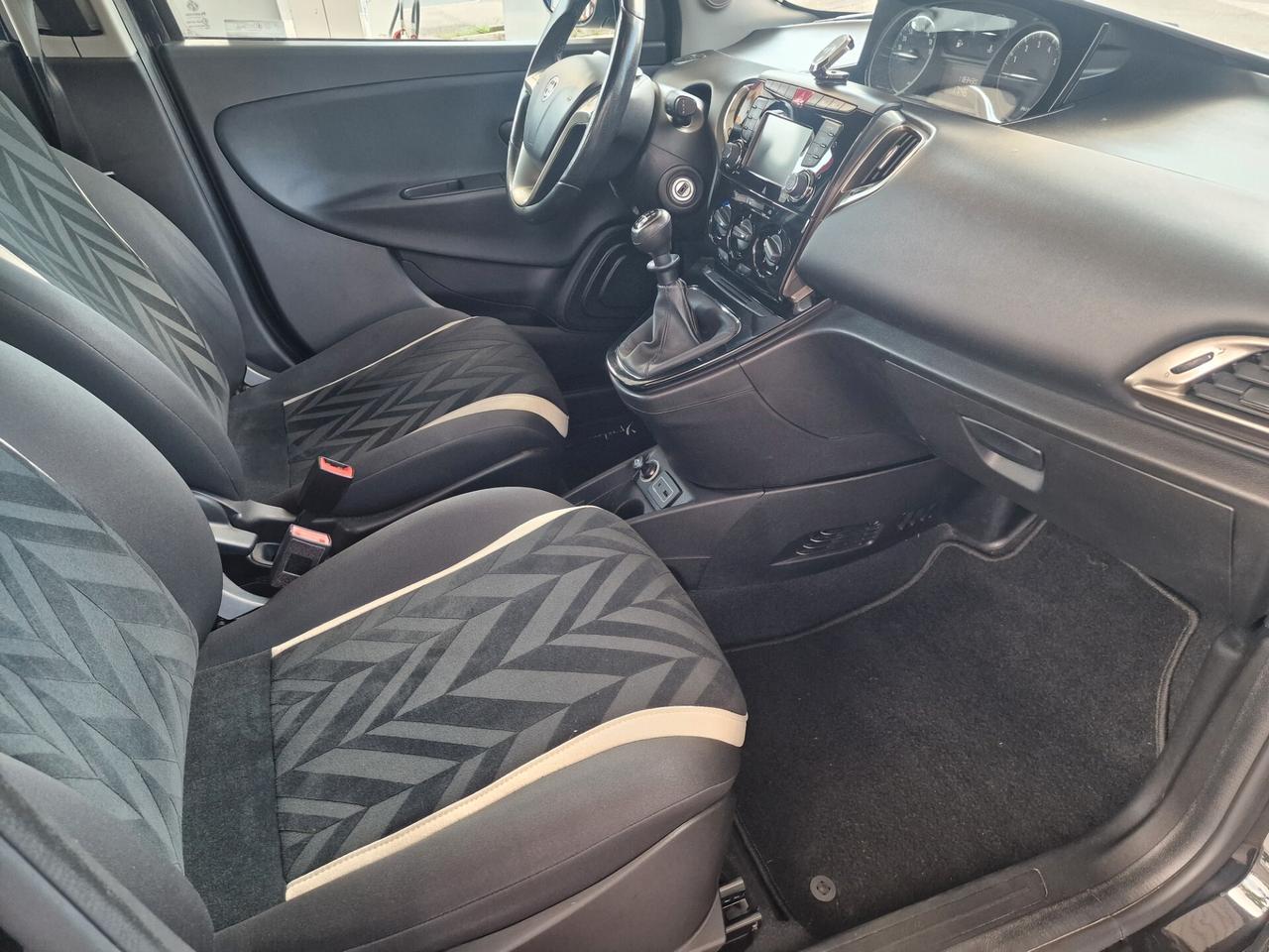 Lancia Ypsilon 1.2 69 CV 5 porte GPL Ecochic Gold