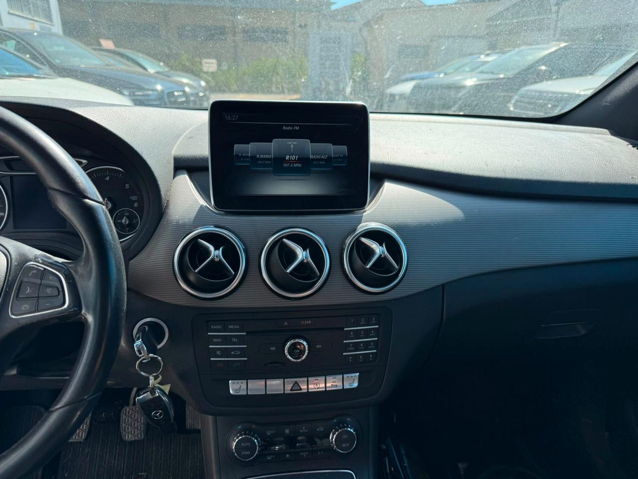 Mercedes B 180D INCIDENTATA X RIVENDITORI 2016