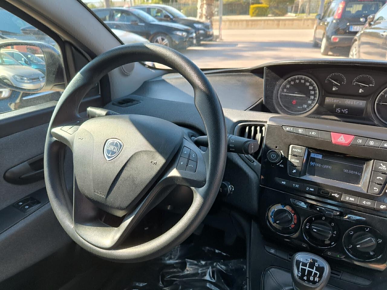 Lancia Ypsilon 1.0 FireFly 5 porte S&S Hybrid Ecochic Silver