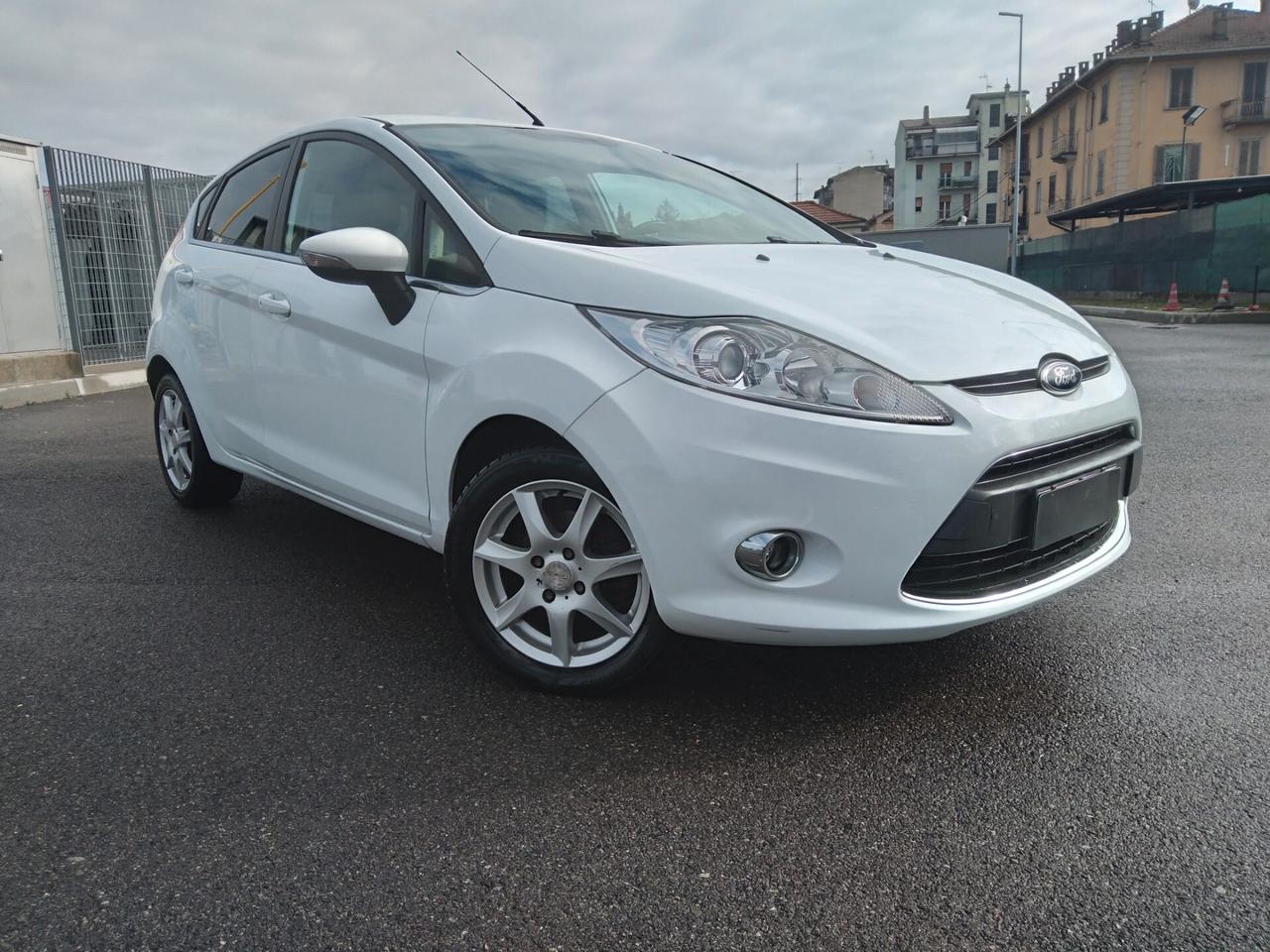 Ford Fiesta 1.2 82 CV 5 porte Titanium x neopatentati