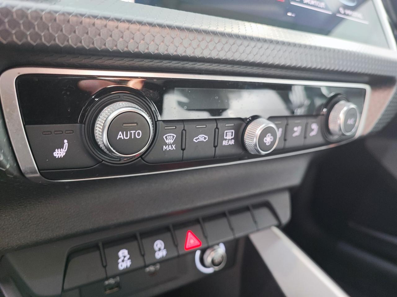 Audi A1 citycarver 30 TFSI Identity Contrast