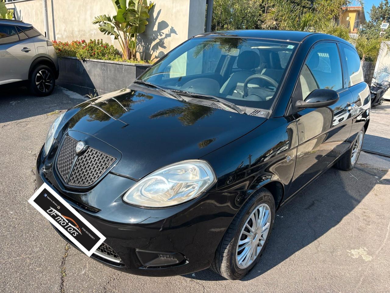 Lancia Ypsilon 1.3 MJT 75 CV Argento