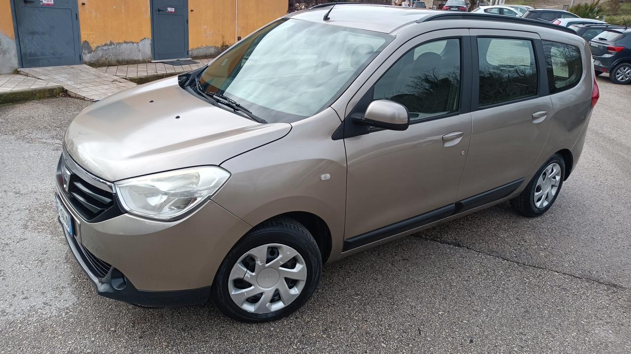 Dacia Lodgy 1.6 benzina/metano km 142.500 pari al nuovo