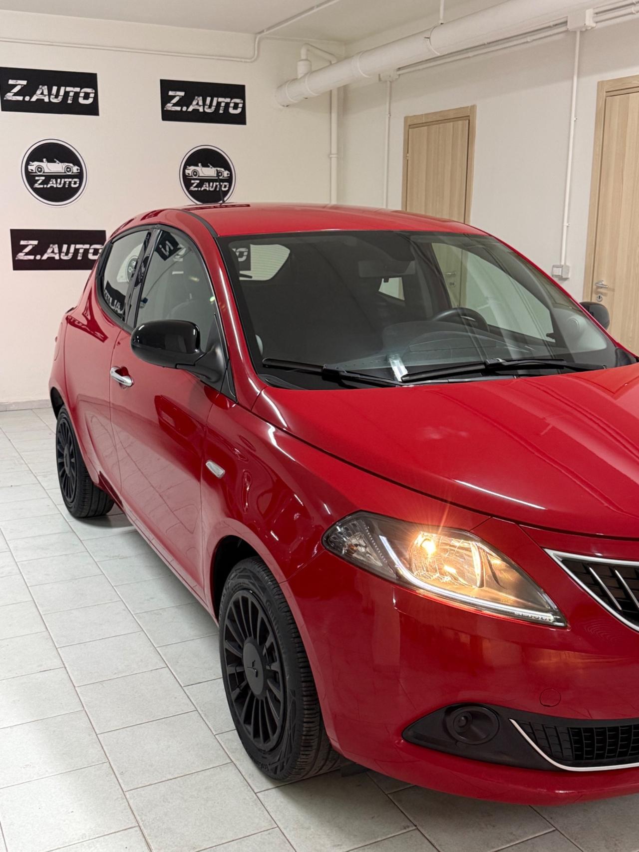 Lancia Ypsilon Hybrid Ecochic Silver IVA ESPOSTA