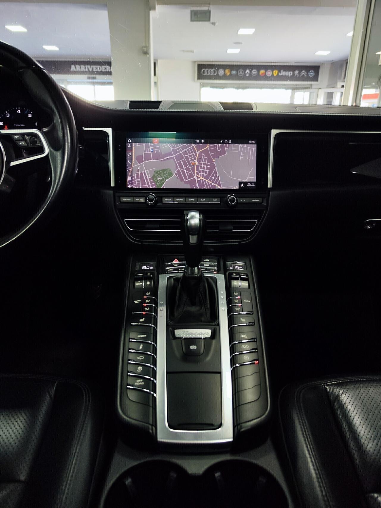 Porsche Macan 2.0 245cv Tetto Led