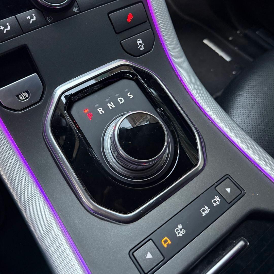 Range Rover Evoque 2.2 TD4 5p. Pure