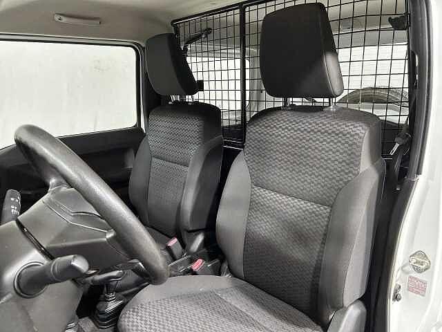 Suzuki Jimny 1.5 5MT Top