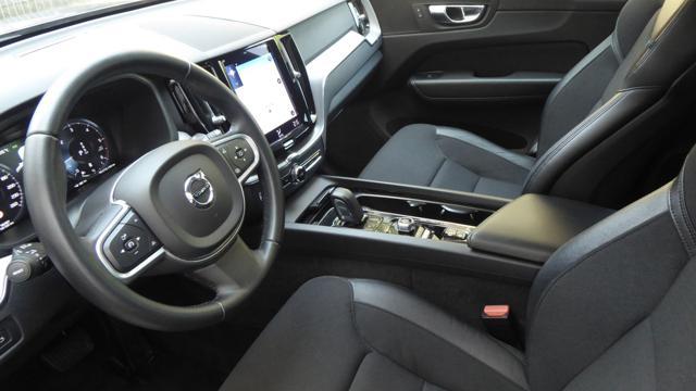VOLVO XC60 B4 (d) AWD Geartronic Momentum