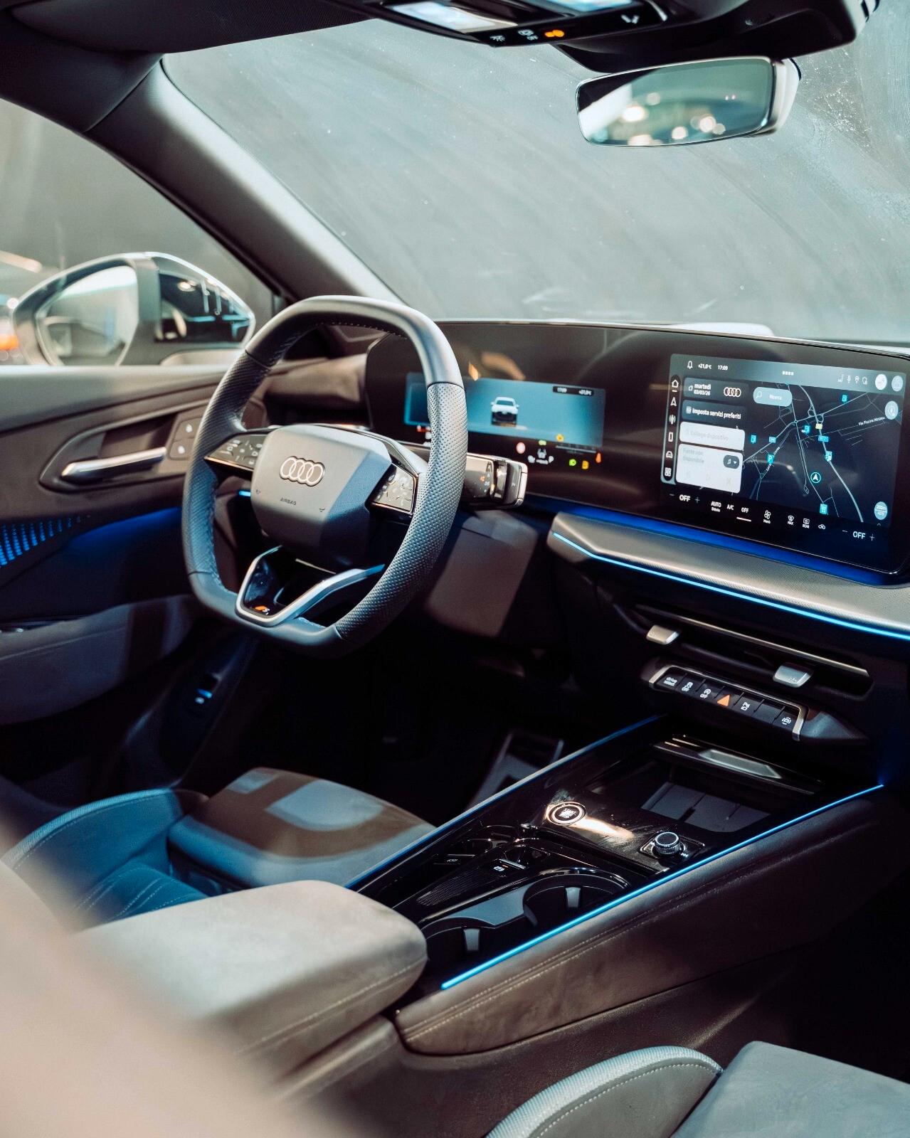 Audi Q3 SPB 35 TDI SLINE/TETTO/20'' IVAESP