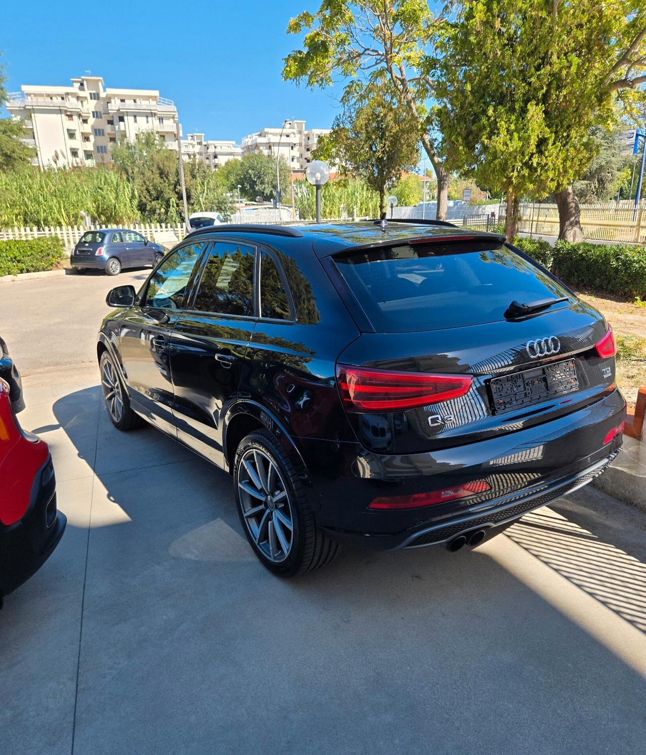 Audi Q3 2.0 TDI quattro 3X S-Line Black Edition Unica in Italia