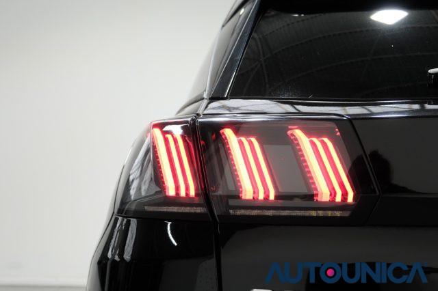 PEUGEOT 3008 HYBRID4 300 E-EAT8 ALLURE PACK