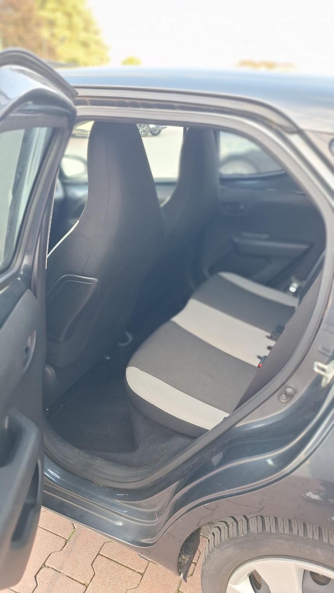 Toyota Aygo 1.0 VVT-i 69 CV 5 porte x-clusiv