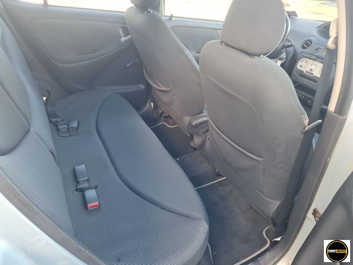 TOYOTA Yaris 1.3 Benzina-Neopatentati