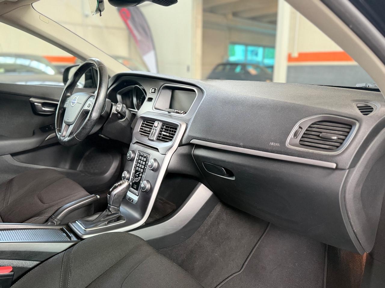 Volvo V40 D2 1.6 Powershift Kinetic NEOPATENTATI