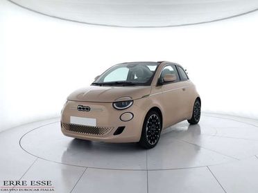 Fiat 500 E Cabrio la prima