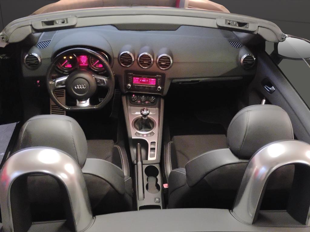 Audi TT Roadster 2.0 tfsi S-LINE...CERCHI 18..XENON..SERVICE AUDI