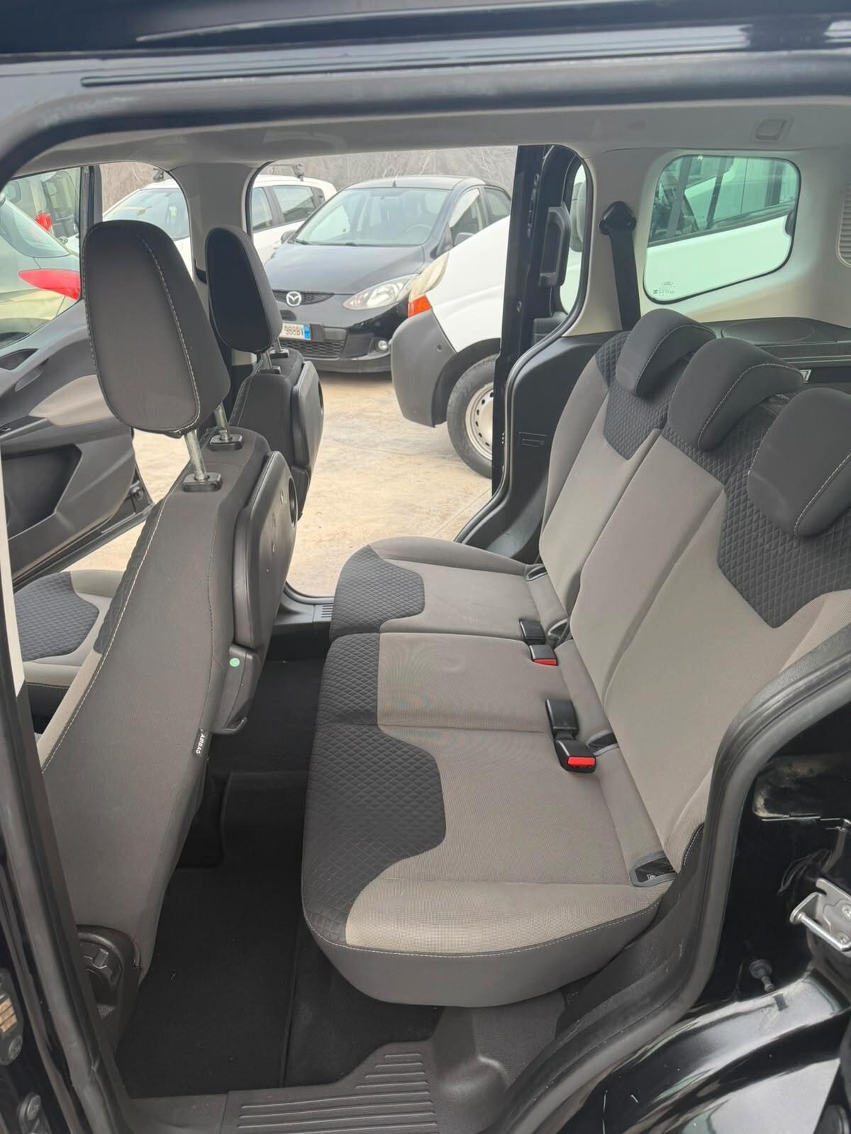 Ford Tourneo Courier 1.5 TDCI 75 CV Titanium