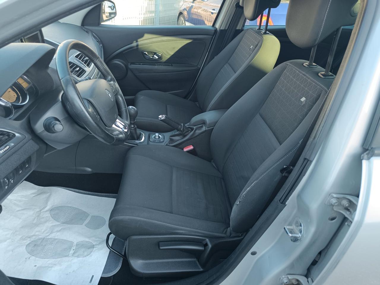 Renault Megane Mégane dCi 110CV EDC SporTour Limited