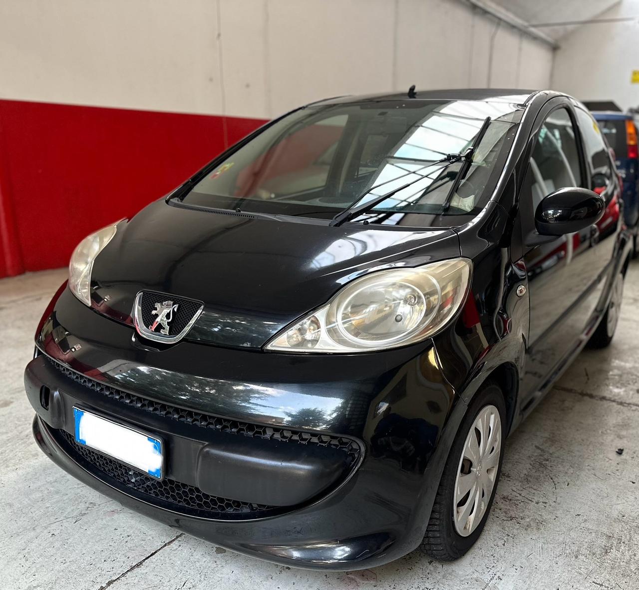 Peugeot 107 1.0 68CV 3p. Sweet Years 2Tronic