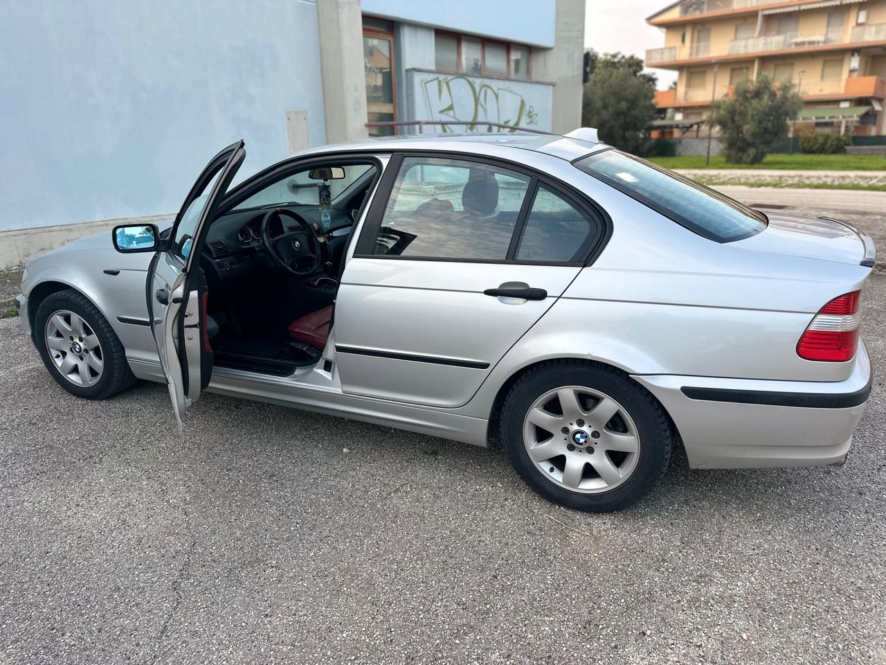 Bmw 318i (E46) benz/GPL