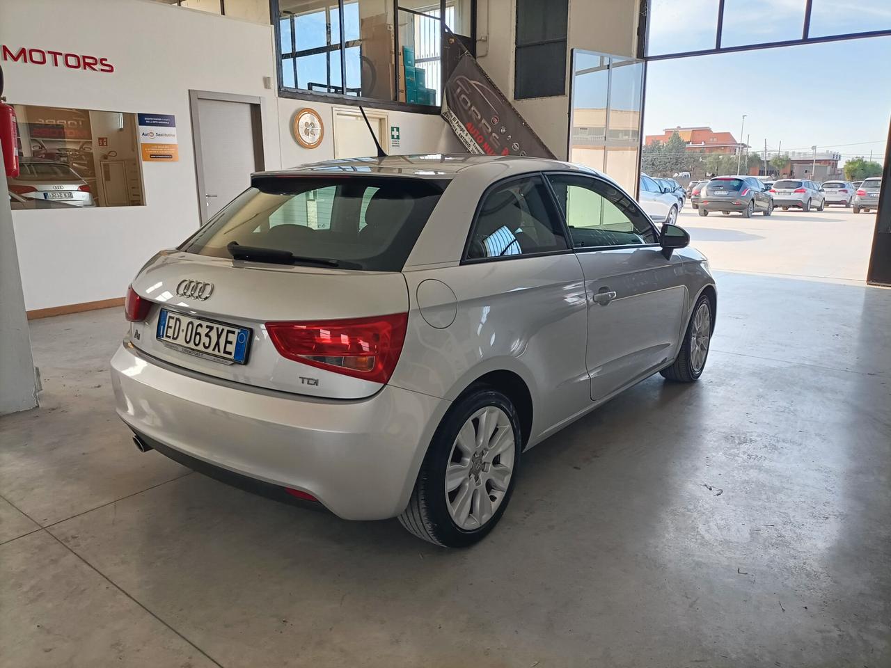 Audi A1 1.6 TDI 105 CV Attraction 07/2011