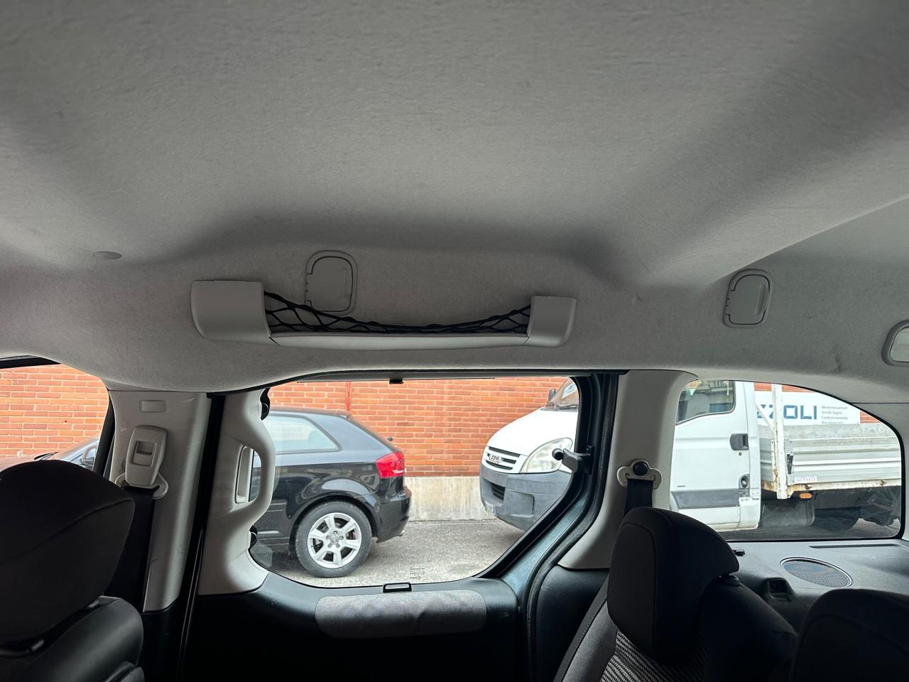 Peugeot Partner 7 posti 1.6 gpl della casa euro 5