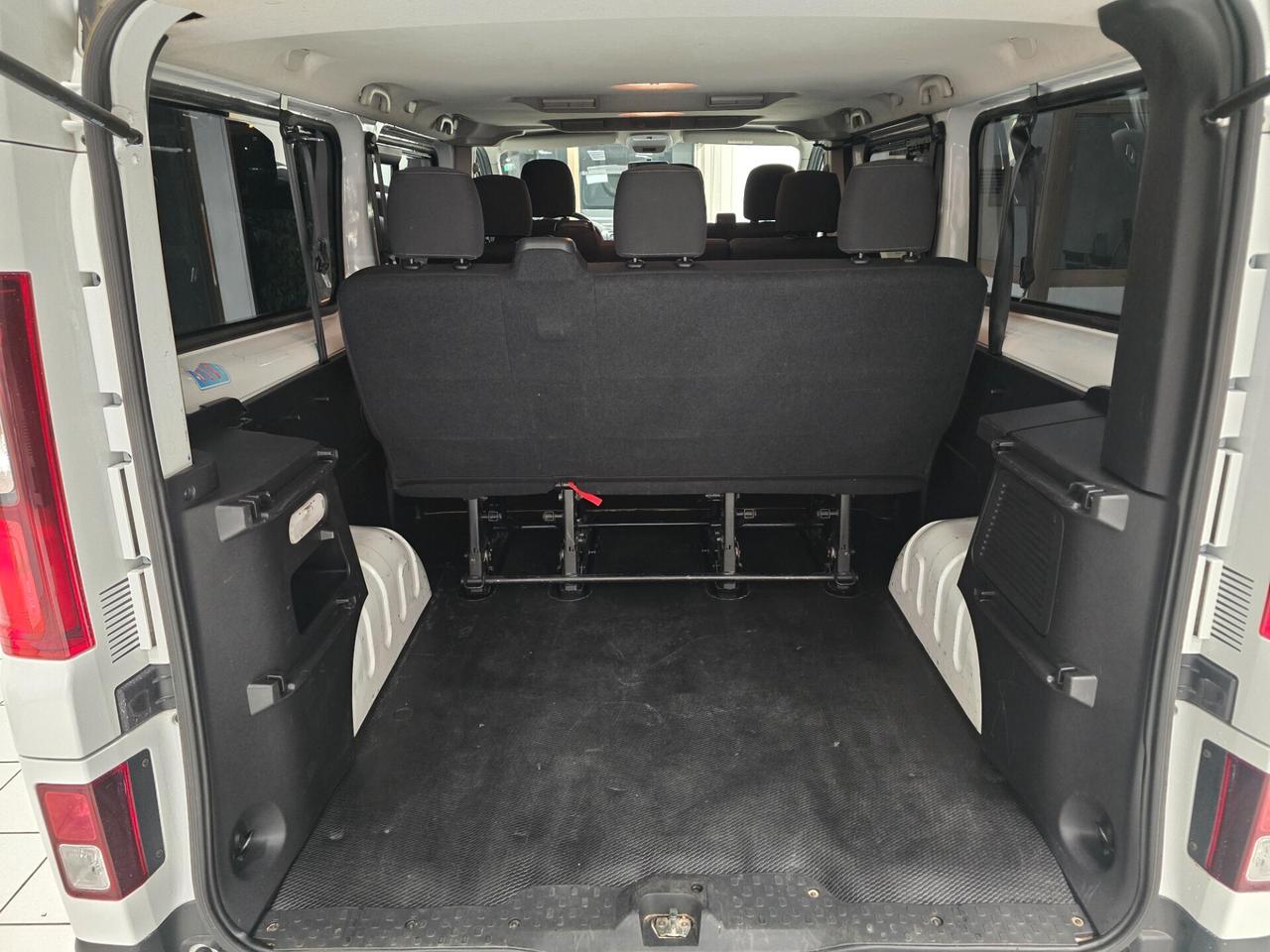 Renault Trafic T29 2.0 dCi 120CV PL-TN Intens 2020