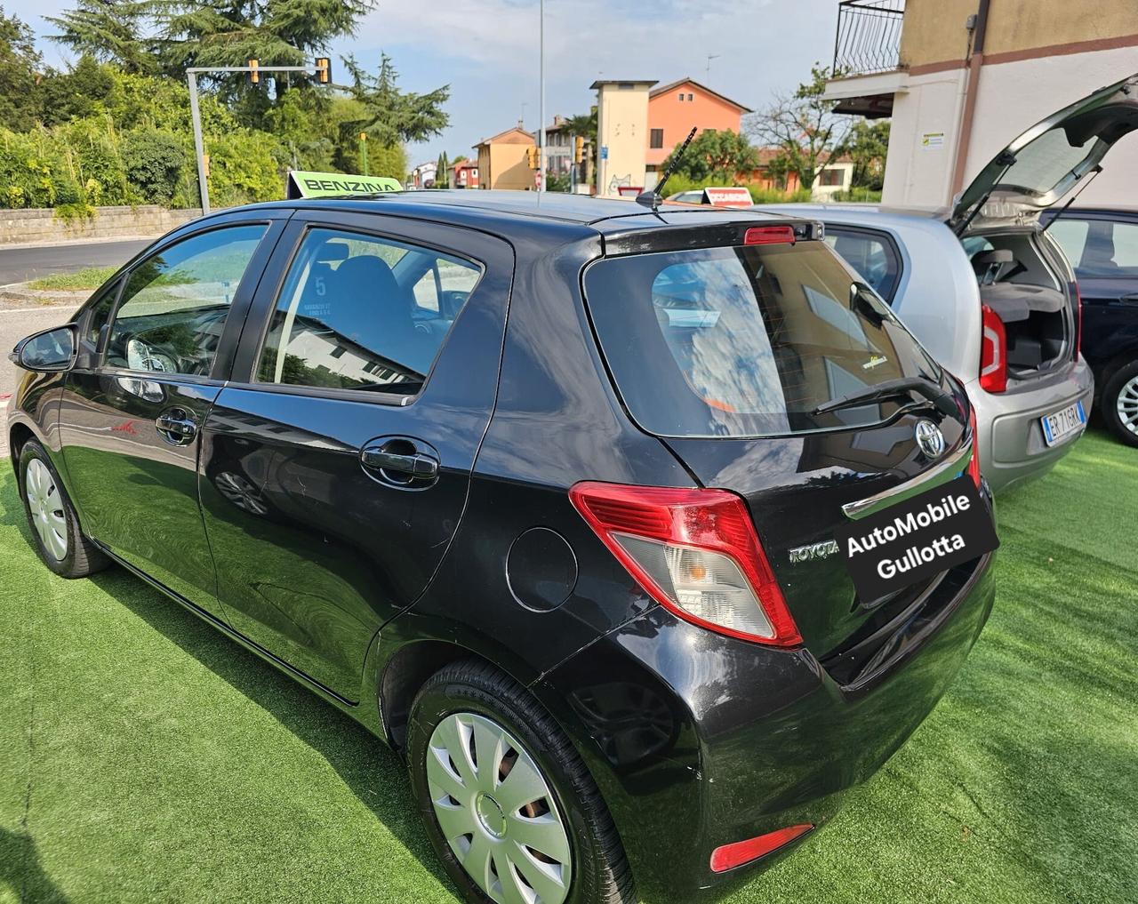 Toyota Yaris Lounge