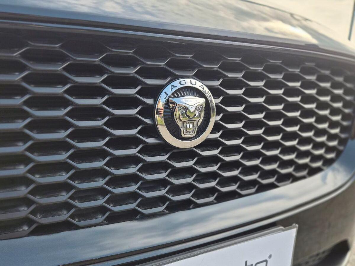 Jaguar E-Pace 2.0d i4 SE awd 150cv auto my19