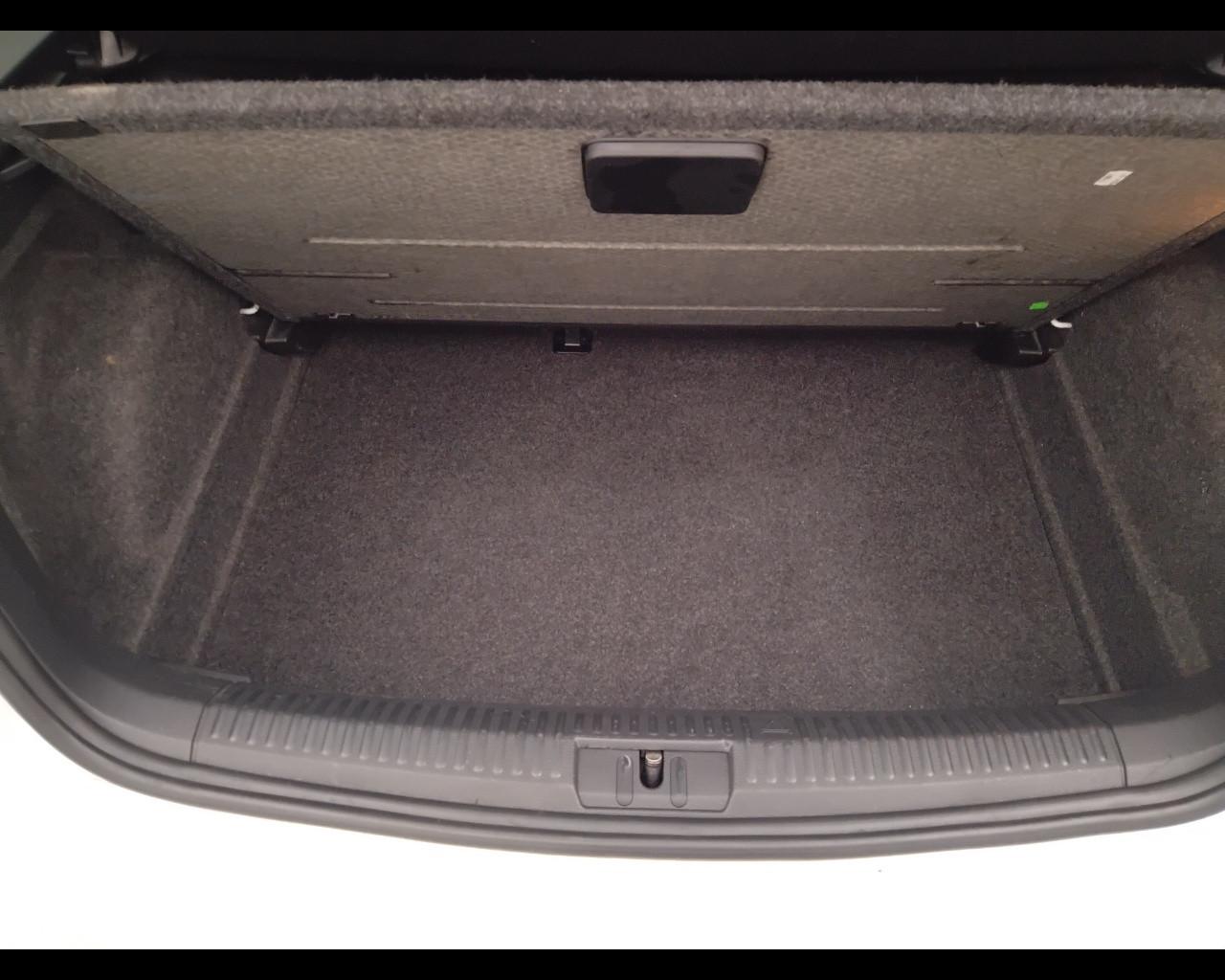 VOLKSWAGEN Polo V 2014 - Polo 5p 1.0 mpi Comfortline 75cv