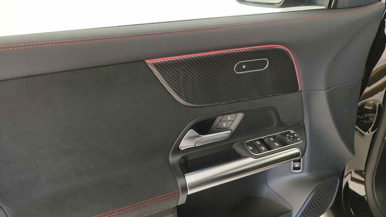 Mercedes-Benz GLA 200 d automatic