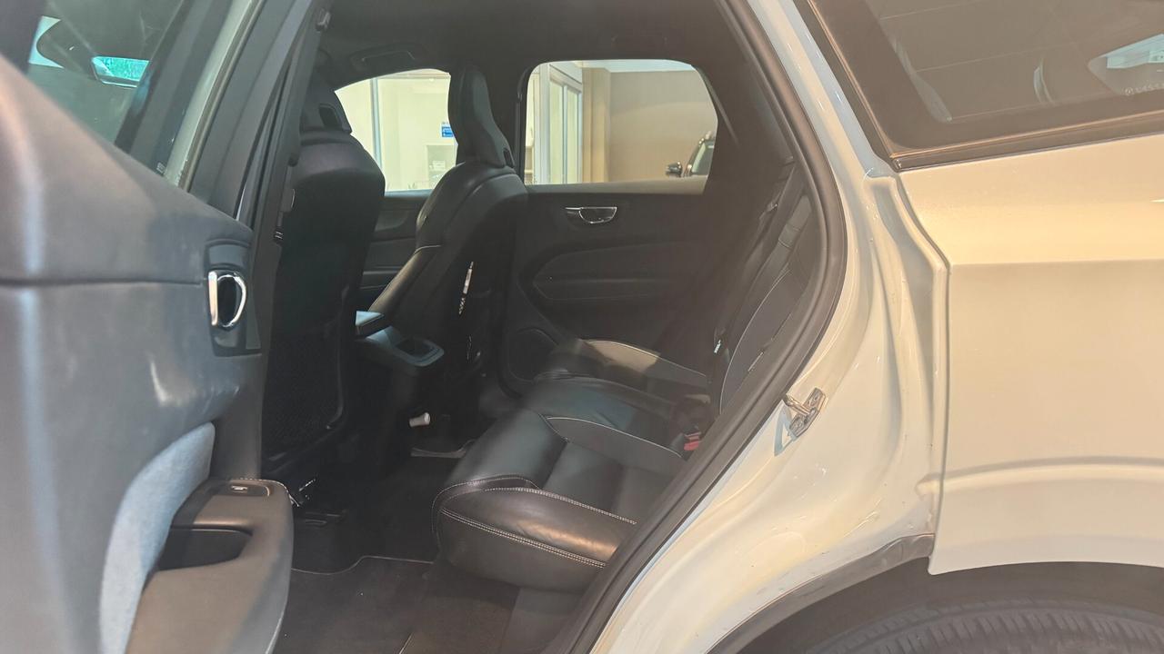 Volvo XC 60 197 CV - 2020