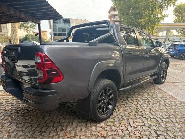 Toyota Hilux 2.4 D-4D A/T 4WD 4 porte Double Cab Invincible