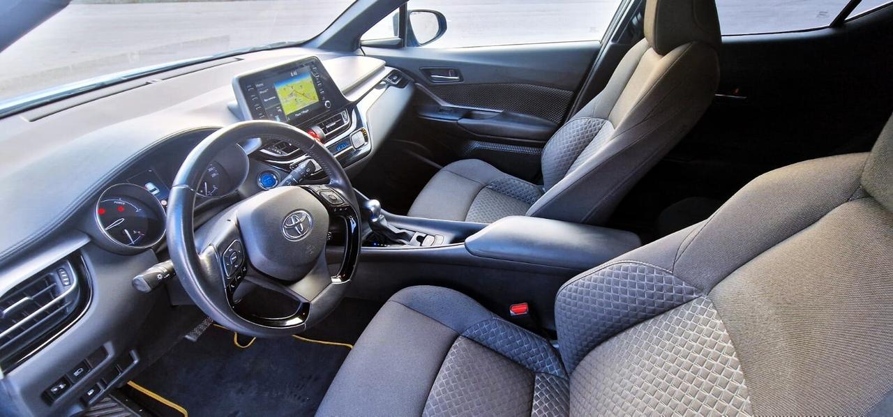 Toyota C-HR 1.8 Hybrid E-CVT Active