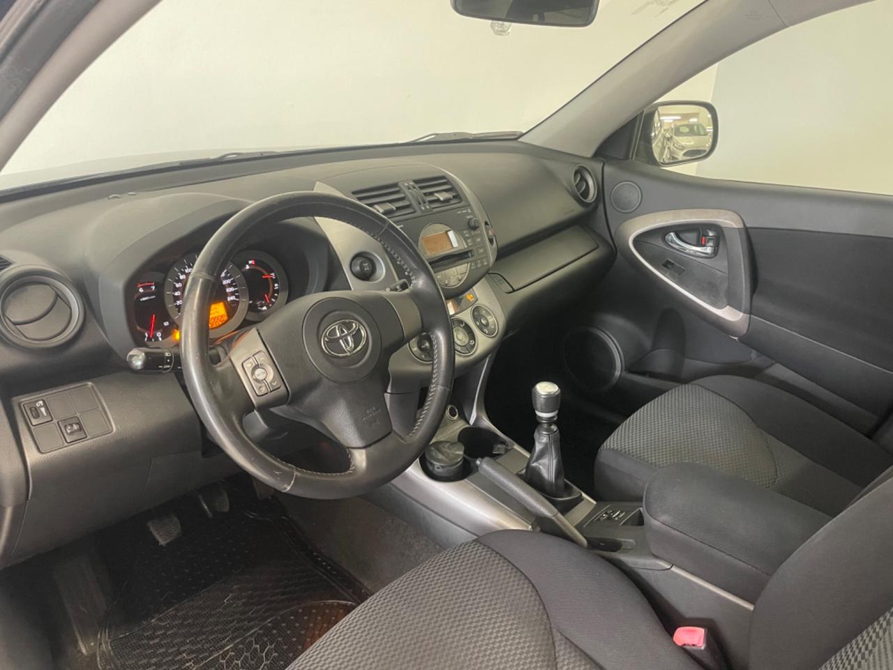 Toyota RAV4 2.2 D-4D 136 CV Sol 4x4 Perfetta