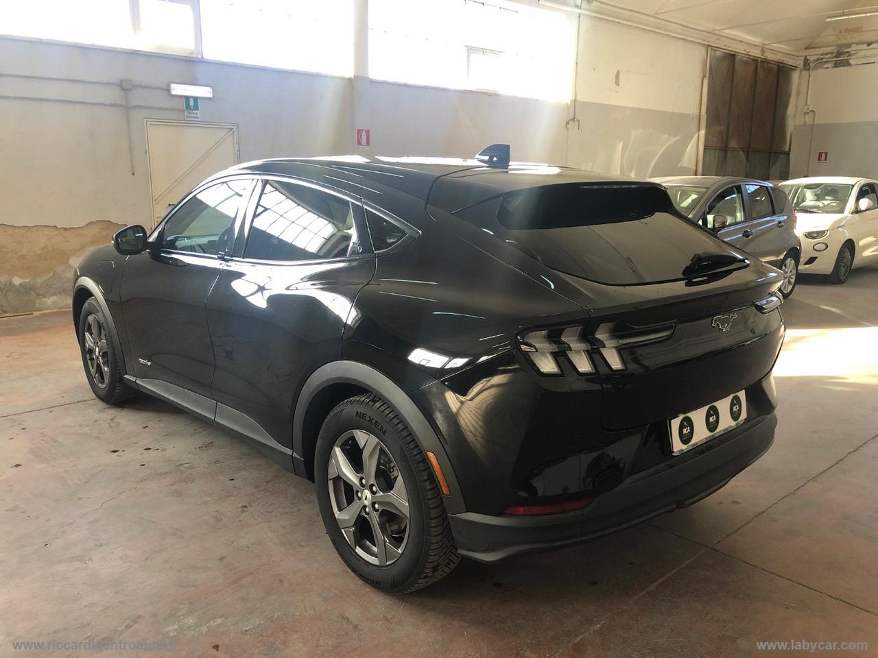 FORD Mustang Mach-E Standard 269CV