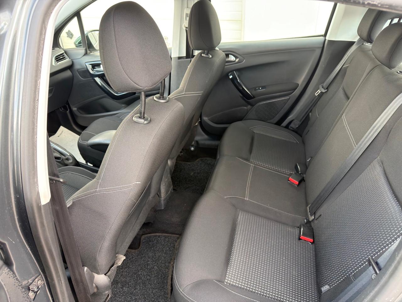 Peugeot 208 BlueHDi 75 5 porte Allure
