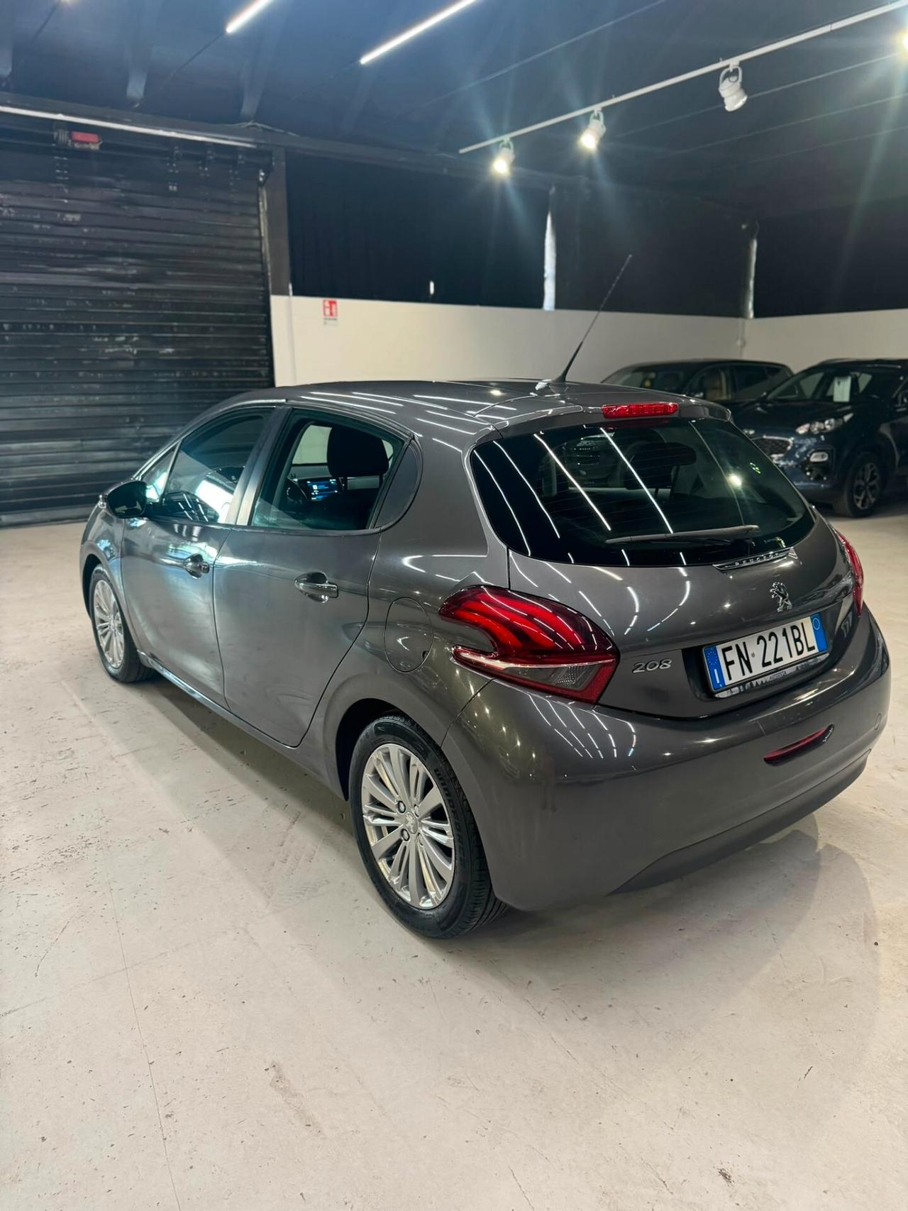 Peugeot 208 PureTech 82 5 porte Allure