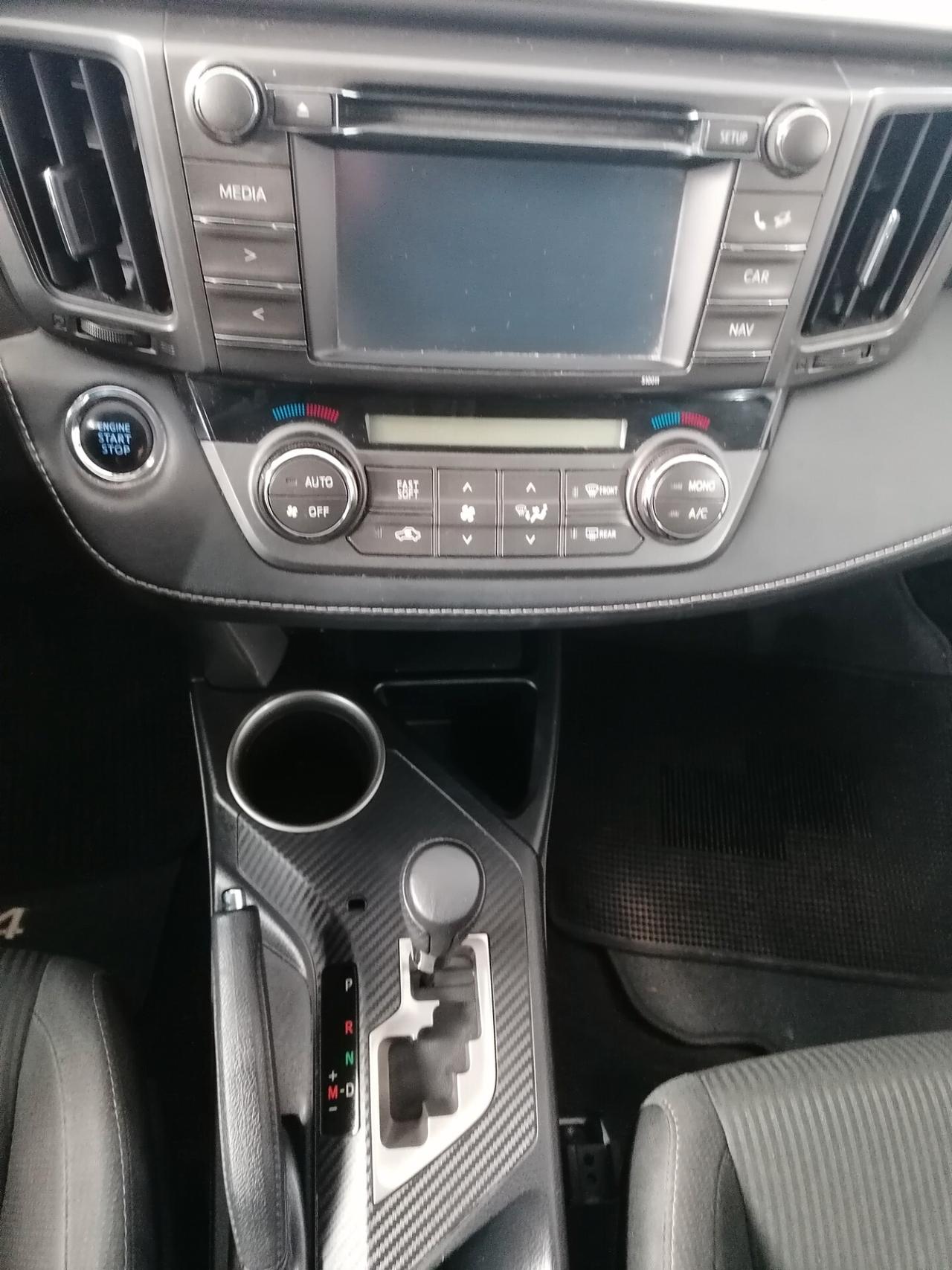 Toyota RAV 4 RAV4 2.0 D-4D 4WD Lounge White Ed.