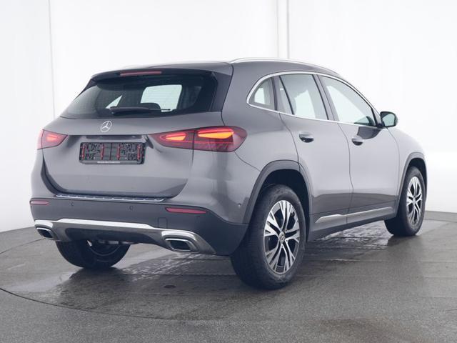 MERCEDES-BENZ GLA 180 Automatic Progressive Advanced