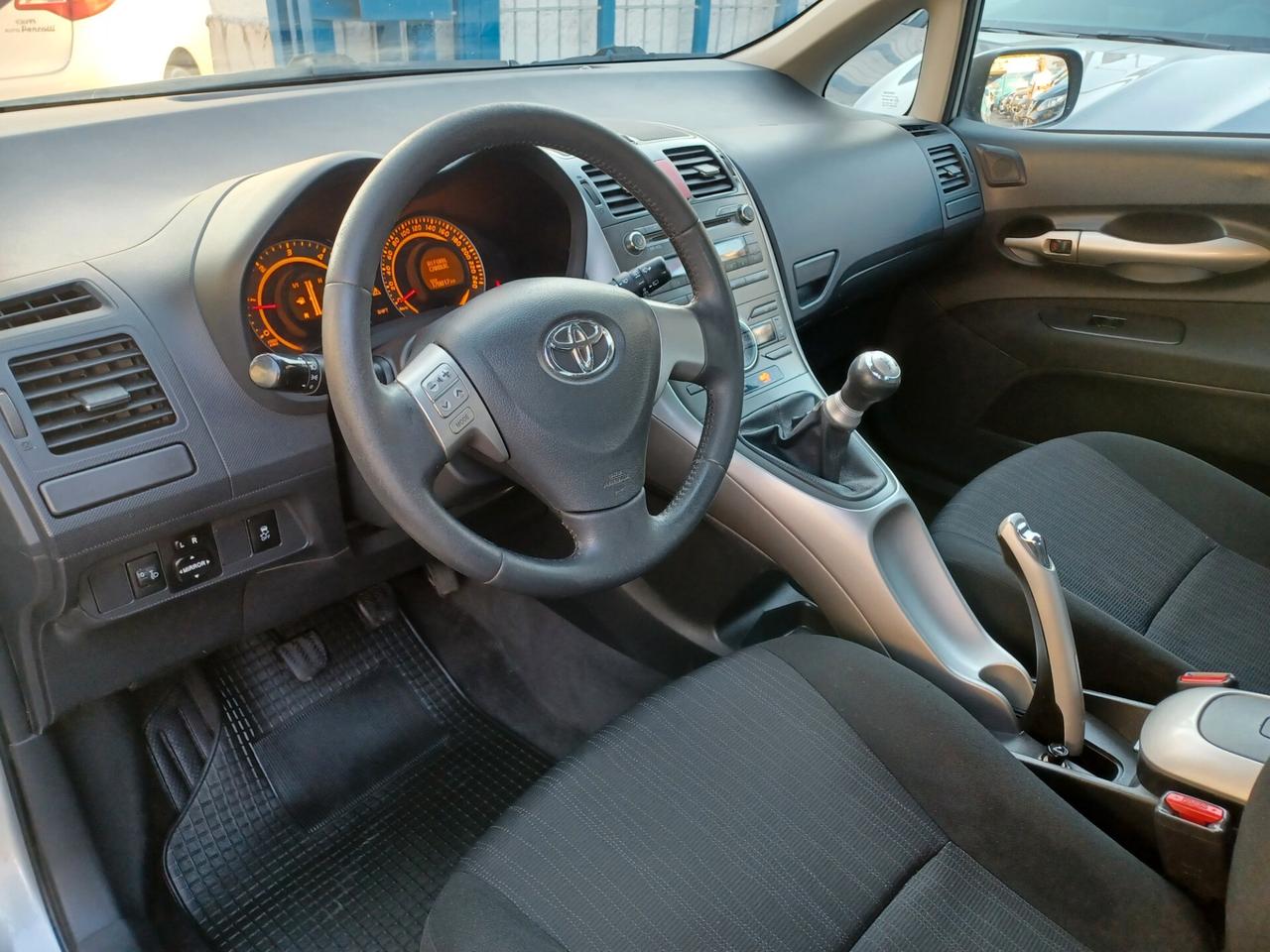 Toyota Auris 1.4 D-4D 5 porte Sol PERFETTA