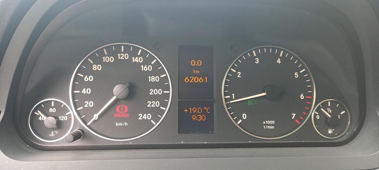 Mercedes-Benz Classe A 160 Benzina cc. 1.5 CV. 95 Cambio Manuale 5 Porte 5 Posti SOLO 62.060 KM. Utilizzabile anche per i Neopatentati.