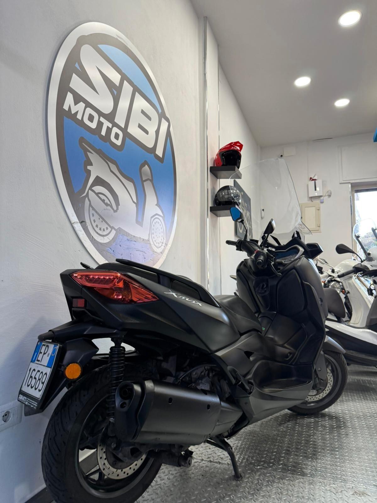 Yamaha X-Max 300