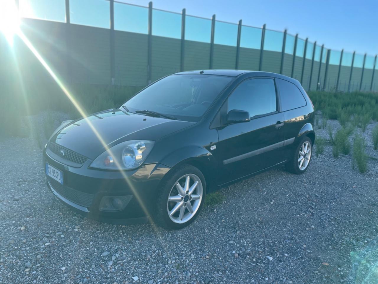 Ford Fiesta 1.4 16V 3p. Ghia