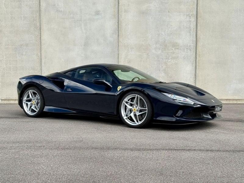 Ferrari F8 F8 Tributo - Blu Pozzi - sollevatore