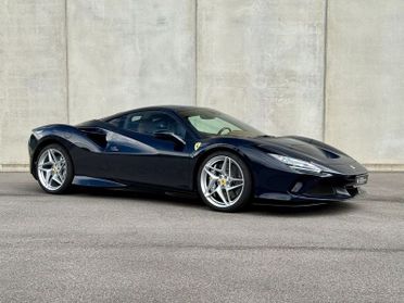 Ferrari F8 F8 Tributo - Blu Pozzi - sollevatore