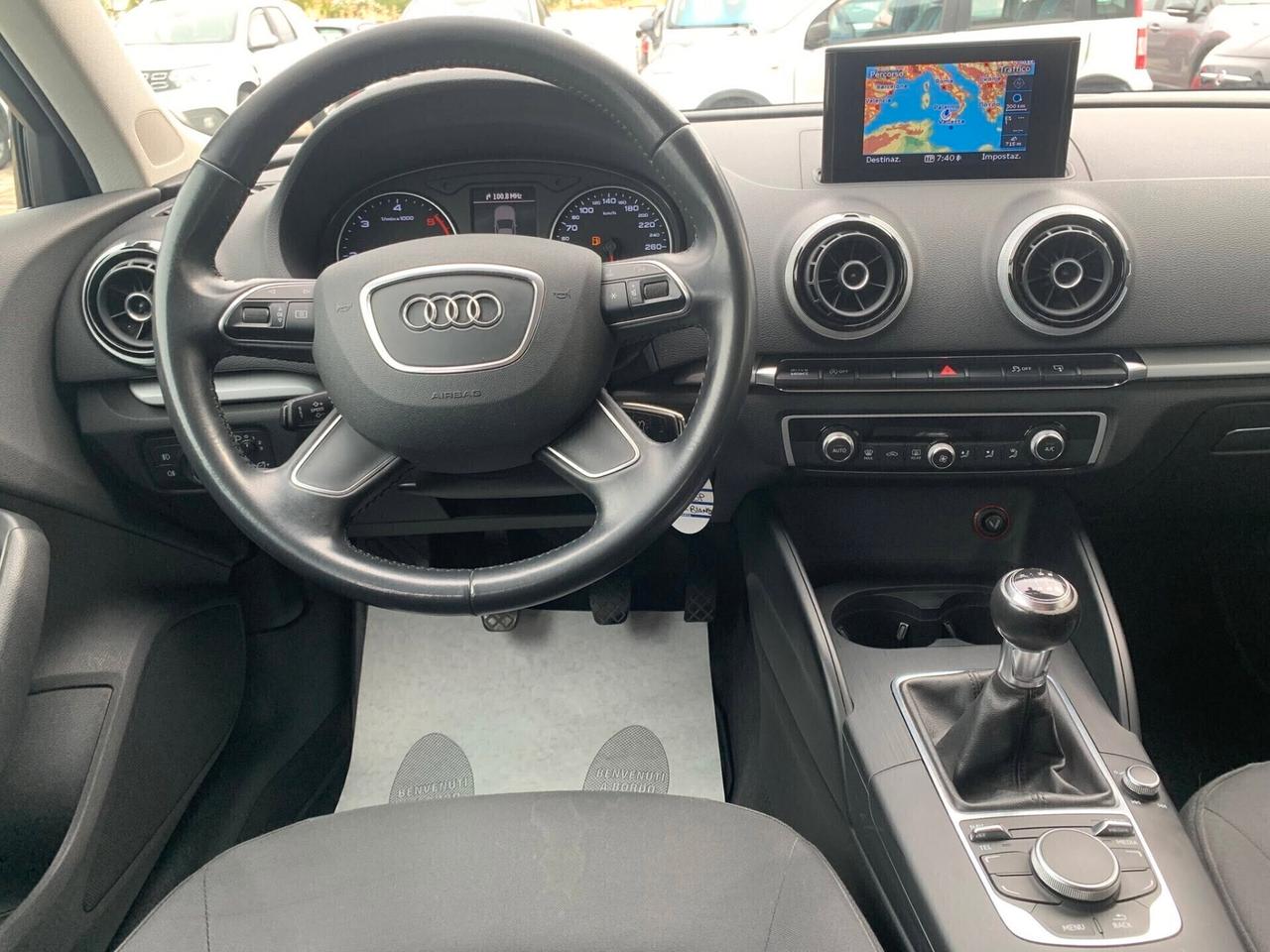Audi A3 1.6 TDI 110 CV Attraction 2015
