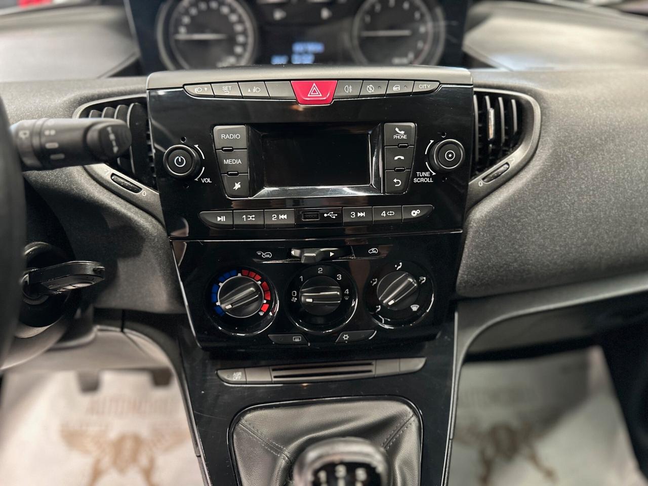 Lancia Ypsilon 1.0 70 CV S&S Hybrid Gold 2022