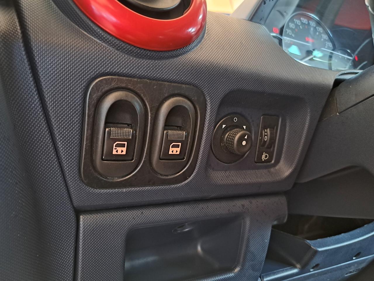 Peugeot 1007 1.4 BENZ.