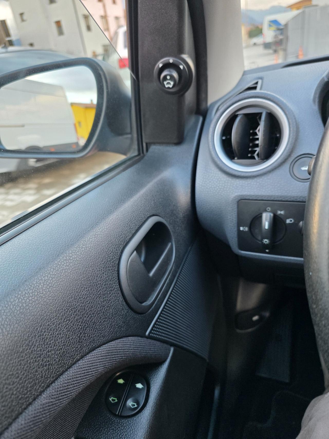 Ford Fiesta 1.4 TDCi 68CV 3 porte Titanium